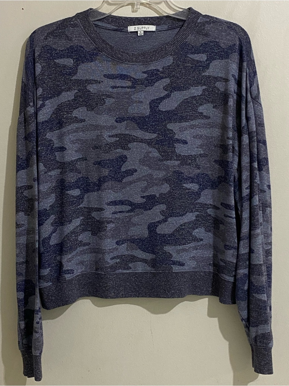 Z Supply Women’s Navy & Gray Camo Crewneck Sweater - Picture 1 of 8